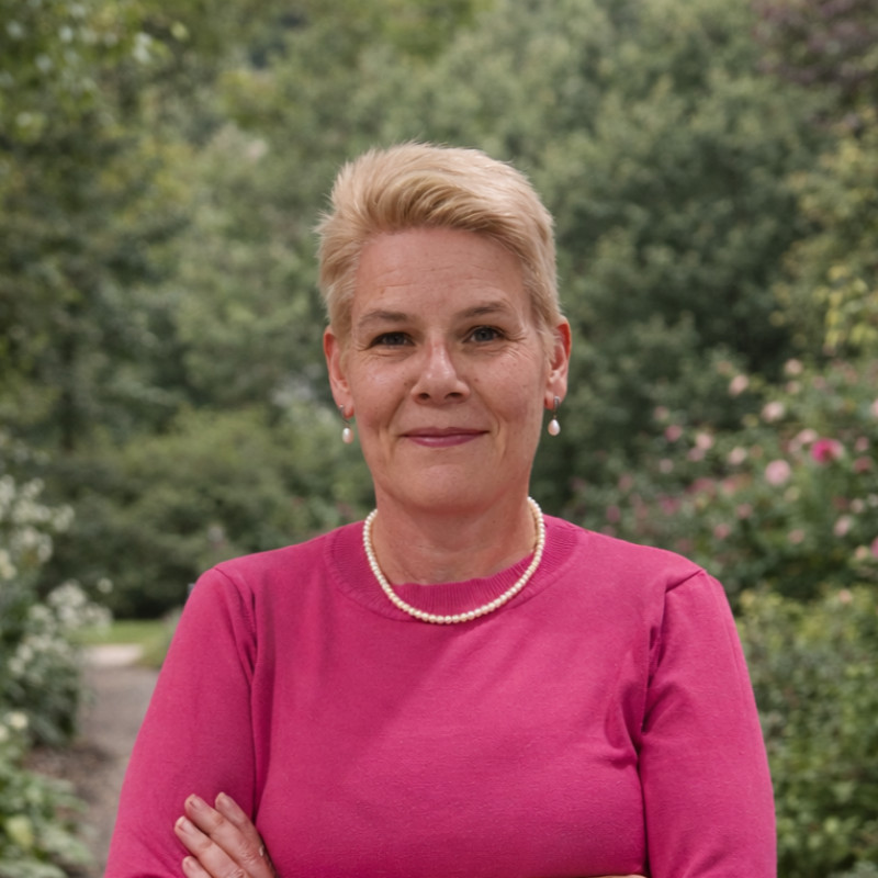 Jacqui Loustau